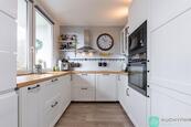 Podnájem DV bytu 2+1 s lodžií, Hrdlovská, Osek, cena 11900 CZK / objekt / měsíc, nabízí 