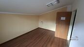 Kancelář - 13.5 m2 - Český Těšín - Rybařská, cena 2450 CZK / objekt / měsíc, nabízí 