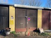 Garáž s vlastním pozemkem před garáží 37 m2 v Dožínkové ulici., cena 599000 CZK / objekt, nabízí LIBREA