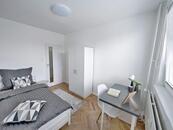Pronájem pokoje 8,6m2 s lodžií, Ústí - Hradební, cena 7200 CZK / objekt / měsíc, nabízí 
