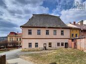 Prodej bytového domu s komerčními prostory na náměstí ve Starém Městě pod Sněžníkem, cena 4250000 CZK / objekt, nabízí AGENT REAL, s.r.o.