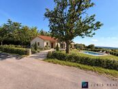 Prodej stavebního pozemku 5 584 m (stavební část 1280 m), Kobylnice, cena 3890000 CZK / objekt, nabízí 