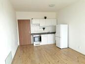 Pronájem bytu 1+kk s komorou a lodžií v novostavbě domu na Jánského, cena 11900 CZK / objekt / měsíc, nabízí LD REALITY
