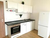 Pronájem bytu 1+kk s komorou a lodžií v novostavbě domu na Jánského, cena 11900 CZK / objekt / měsíc, nabízí 