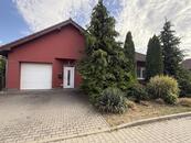 Pronájem rodinného domu 140 m2 se zahradou a garáží, cena 40000 CZK / objekt / měsíc, nabízí 