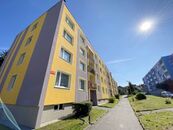 Nabízíme k pronájmu bytovou jednotku po rekonstrukci v Novém Boru, o dispozici 1+1, 34 m2, v ulici T, cena 9000 CZK / objekt / měsíc, nabízí 