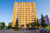 Nabízíme k pronájmu bytovou jednotku v České Lípě, o dispozici 2+kk s lodžií, 39,70 m2, v ulici Brně, cena 12500 CZK / objekt / měsíc, nabízí 