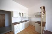 Byt 2+kk, 60 m2, Horní náměstí, Znojmo, cena 11000 CZK / objekt / měsíc, nabízí 
