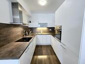 Pronájem 2kk 50m2, 10m2 terasa, P.4 Háje, Stříbrského, novostavba, cena 22000 CZK / objekt / měsíc, nabízí FREEDOM REALITY s.r.o.