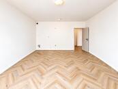 Prodej 2kk 46m2 balkon 3m2 sklep 2m2 P.9 Vysočany , Poděbradská, Garáž, cena 8800000 CZK / objekt, nabízí 