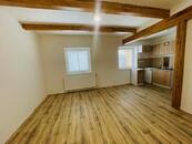 Pronájem garsoniéry 30 m v cihlovém domě klidné a kvalitní bydlení ve Vratislavicích nad Nisou, cena 12000 CZK / objekt / měsíc, nabízí 