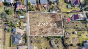 Stavební pozemek (2 747 m2) v Týnci nad Labem., cena 2949 CZK / m2, nabízí Denisa Dřevěná