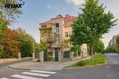 Byt v krásné vile o dispozici 2+1 s lodžií, Praha 6, cena 25750 CZK / objekt / měsíc, nabízí Denisa Dřevěná
