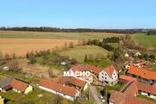 Zemědělská usedlost s velkorysým zázemím a třemi pozemky celkem 6 126 m, cena 6990000 CZK / objekt, nabízí 