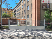 Pronájem, Garáž, garážové stání, Praha 4, cena 4500 CZK / objekt / měsíc, nabízí 