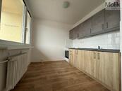 Pronájem bytu 2 + 1 s lodžií, ul. Bezejmenná, Pražské Předměstí, Bílina, 48 m2, cena 10500 CZK / objekt / měsíc, nabízí Molík reality s.r.o.