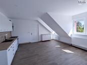 Pronájem bytu 3+kk, 92 m2, se zahradou a garáží, ul. Sportovní 161/9, Dubí - Běhánky, cena 24000 CZK / objekt / měsíc, nabízí Molík reality s.r.o.