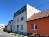 2 PLNĚ VYBAVENÉ KANCELÁŘE S PARKOVÁNÍM V CENTRU MĚSTA, cena 11000 CZK / objekt / měsíc, nabízí 