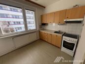 2+1 NEZAŘÍZENÝ BYT, ULICE JAVOROVÁ, cena 13000 CZK / objekt / měsíc, nabízí EURO Reality Zlín