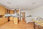 Prodej bytu 2+kk, 61,1 m s balkonem, sklepem a parkovacím stáním, Habrová, Měšice u Prahy, cena 7749000 CZK / objekt, nabízí Nexus Reality s.r.o.