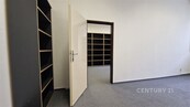 Kancelář k pronájmu, 37 m2, Praha 3, Žižkov (Jarov), cena 16000 CZK / objekt / měsíc, nabízí 