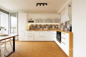 Moderní byt 3+kk s lodžií a sklepem (70 m2), pár minut od metra Háje - Štichova, Praha 11, cena 9225000 CZK / objekt, nabízí CENTURY 21 Tandem