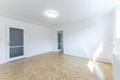 Pronájem zrekonstruovaného bytu 2+1 v srdci Prahy Vinohrady, Italská ulice, cena 24000 CZK / objekt / měsíc, nabízí 