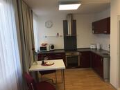 Pronájem luxusního zařízeného bytu 1+kk, 36 m2, Praha 8, rezidenční projekt, cena 16000 CZK / objekt / měsíc, nabízí 