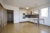Krásný nezařízený 2+kk/B/G 58m2, ulice Kytlická, P9 - Prosek, cena 21000 CZK / objekt / měsíc, nabízí 