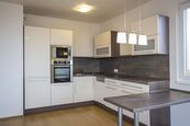 Krásný nezařízený 2+kk/B/G 58m2, ulice Kytlická, P9 - Prosek, cena 21000 CZK / objekt / měsíc, nabízí 
