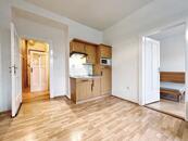 Klidný byt 2+kk po revitalizaci, 50 m2 s balkonem u metra B - Vysočanská, cena 19300 CZK / objekt / měsíc, nabízí 