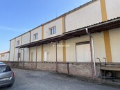 Pronájem skladu 221 m2 v 1.patře s výtahem - Jirny, Tovární 26 Praha východ, cena 22100 CZK / objekt / měsíc, nabízí 