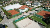 Exkluzivně nabízíme prodej sportovního areálu, tenis, restaurace, 3 bytové jednotky, nebyt.,atd.., cena 39900000 CZK / objekt, nabízí Reality PROSTOR s.r.o