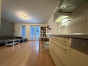 Exkluzivně nabízíme pronájem zařízeného bytu 2+kk s balkonem, garážovým st. Praha 10, Pod Bohdalcem, cena 20000 CZK / objekt / měsíc, nabízí 