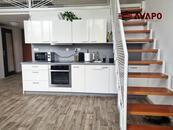 Pronájem moderního mezonetového bytu 1+kk na ul. Popské v Opavě, cena 11000 CZK / objekt / měsíc, nabízí AVAPO-realitní kancelář s.r.o.