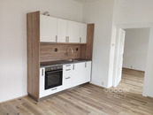 Pronájem hezkého bytu 2+kk, 51 m2, Praha 3 - Žižkov, ul. Jeseniova., cena 21000 CZK / objekt / měsíc, nabízí 