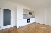 Pronájem bytu 2+kk/B, 46 m2 + 5 m2 balkon, ulice Breitfeldova, Praha 8 - Karlín., cena 26000 CZK / objekt / měsíc, nabízí 