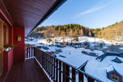 Z obýváku přímo na sjezdovku! Stylový apartmán 1+kk s balkonem a parkováním - Prkenný Důl, cena 3736800 CZK / objekt, nabízí 
