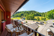 Z obýváku přímo na sjezdovku! Stylový apartmán 1+kk s balkonem a parkováním - Prkenný Důl, cena 3736800 CZK / objekt, nabízí 