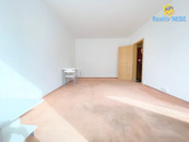 Pronájem bytu 1+1 29m2 Hnězdenská Praha 8 Troja - Bohnice, cena 13000 CZK / objekt / měsíc, nabízí 