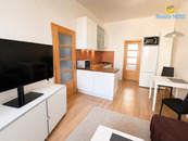 Pronájem bytu 1+1 37m Družstevní Praha 4 Nusle, cena 18000 CZK / objekt / měsíc, nabízí 