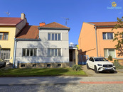 Pronájem rodinného domu 3+1 se zahradou Hluk, cena 15000 CZK / objekt / měsíc, nabízí 