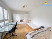 Pronájem lůžka v pokoji 24m2 Holčovická Praha 4 Spořilov Záběhlice, cena 6000 CZK / objekt / měsíc, nabízí Reality Nebe