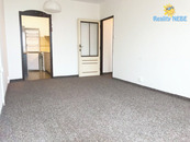 Pronájem bytu 2kk, 47m2 Famfulíkova Praha Kobylisy, cena 15000 CZK / objekt / měsíc, nabízí 