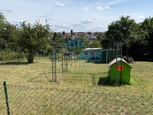 Klid pod korunami stromů. Vaše vlastní útočiště v Suchdole u Prahy., cena 7500 CZK / objekt / rok, nabízí 