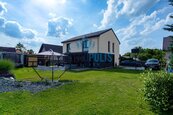 Luxusní novostavba 5+kk s wellness zázemím a špičkovým vybavením - Radonice, ul. Prchalova, cena 20500000 CZK / objekt, nabízí METROPOLIS REALITY, s.r.o.