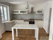 Pronájem RD 4+kk, 205m2, u Průhonického parku, Osnice, cena 60000 CZK / objekt / měsíc, nabízí 