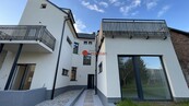 K pronájmu moderní byt 2+kk s terasou, 32 m2, Hořice, ul. Sladkovského, cena 11900 CZK / objekt / měsíc, nabízí 
