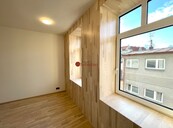 K pronájmu moderní, světlý byt 2+kk, 33 m2, Hořice, ul. Sladkovského, cena 10900 CZK / objekt / měsíc, nabízí 
