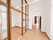 Pronájem rekonstruovaných kancelářských prostor, 182 m2 - Wlachův dům, třída Míru, Pardubice
